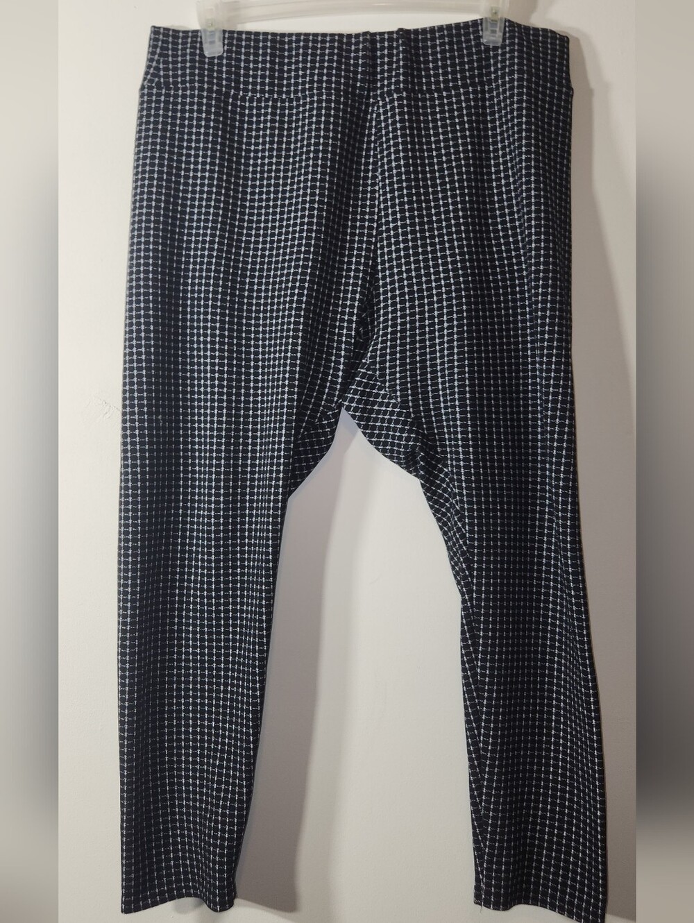Thick, Warm.  Black & White Leggings. 4XL